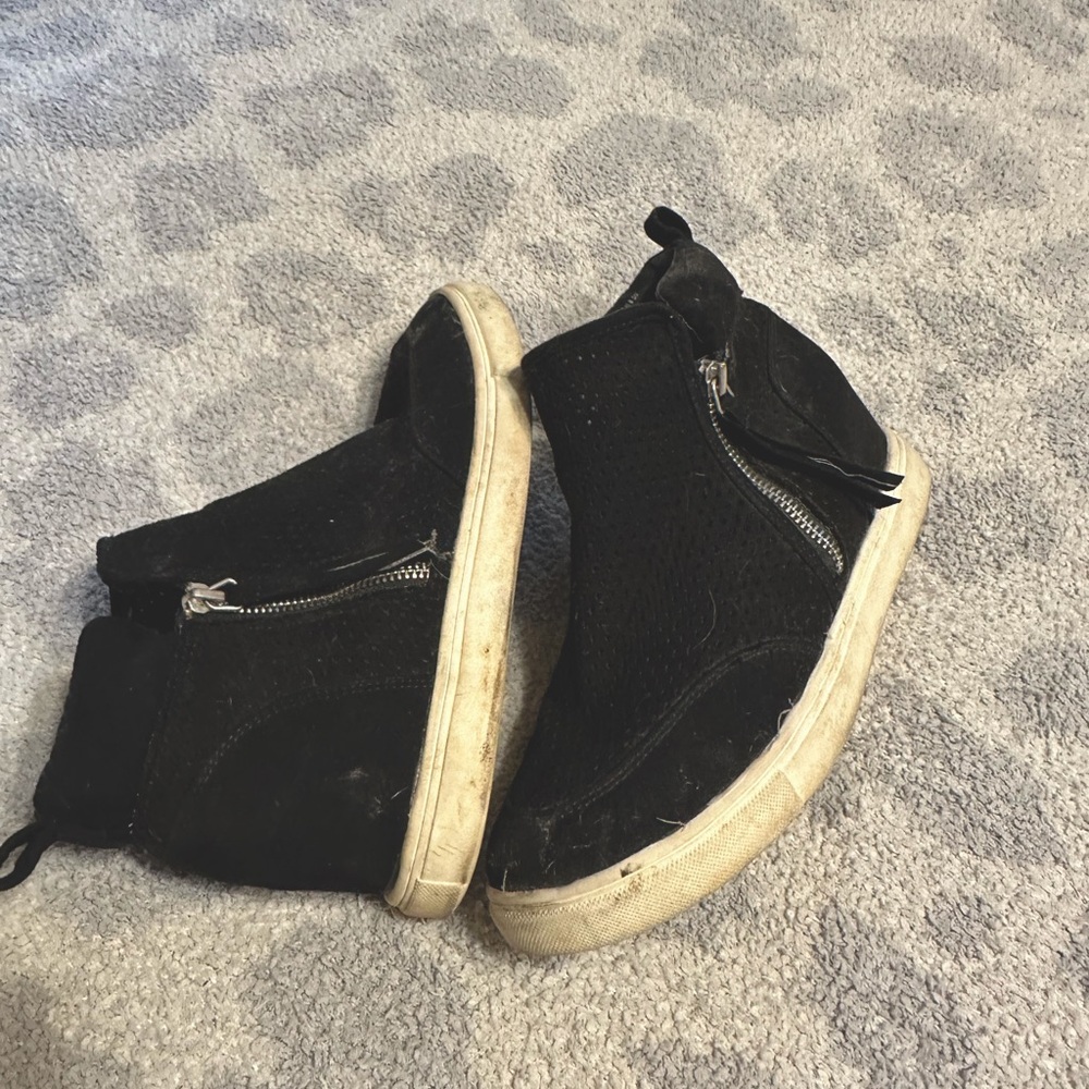 Madden Girl Mids size 8.5